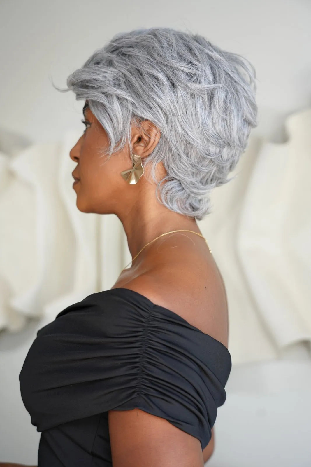 Peluca Célia color Gris - Colección Génesis