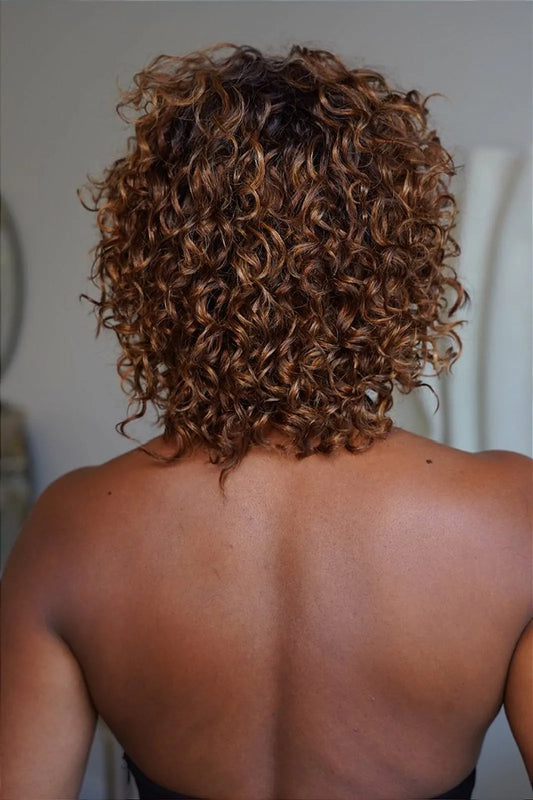 Wig Yarrow color R4/33/22